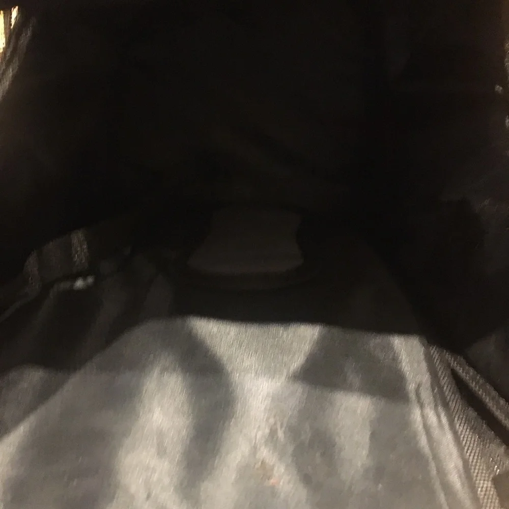pet carrier like new​​​​​​​​​​​​